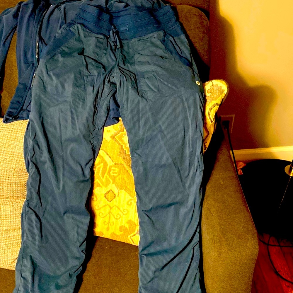 Lululemon two piece out dark green